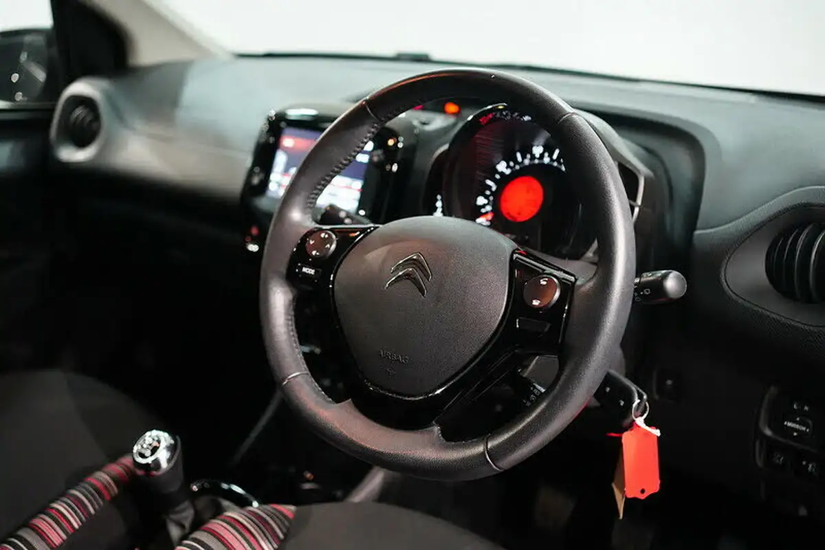 2021-citroen-c1-10-vti-shine-5d-big-40