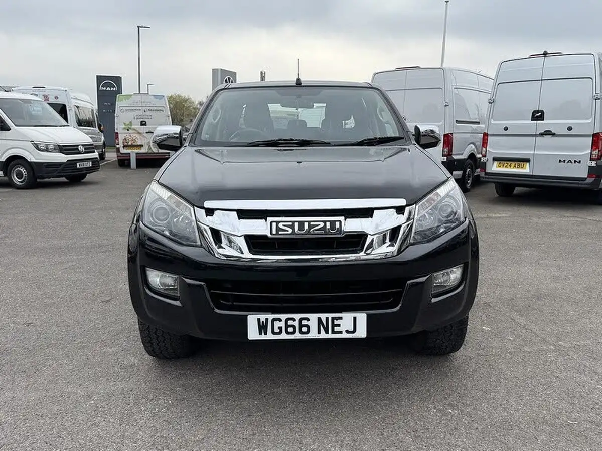 2017-isuzu-d-max-25td-yukon-huntsman-auto-big-1