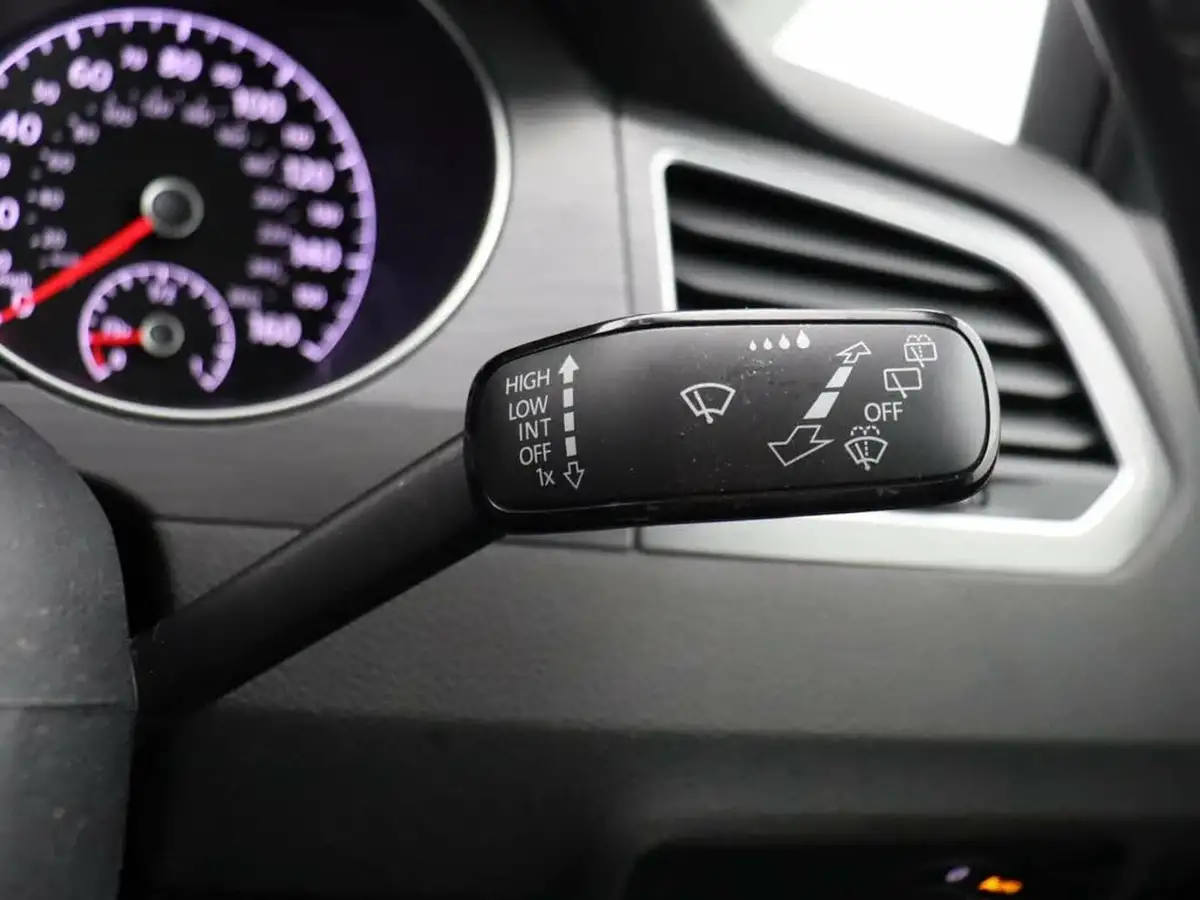 2020-volkswagen-golf-sv-16tdi-match-big-31