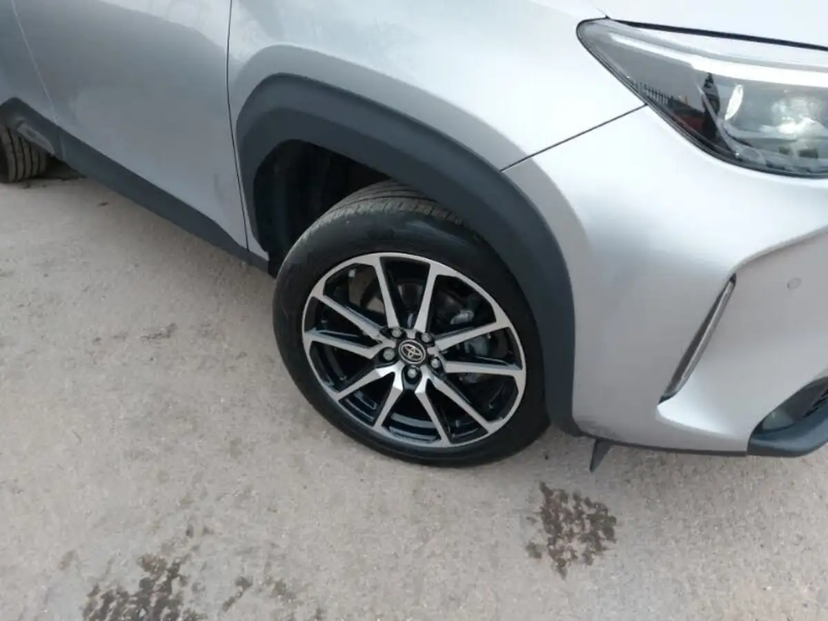 2023-toyota-yaris-cross-15-vvt-i-gr-sport-big-8