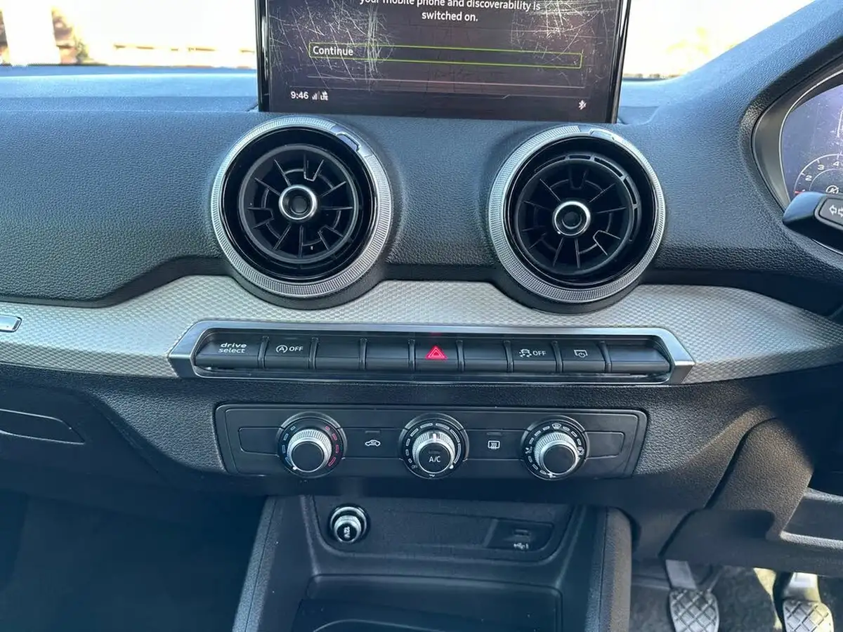2021-audi-q2-10-30-tfsi-sport-big-21
