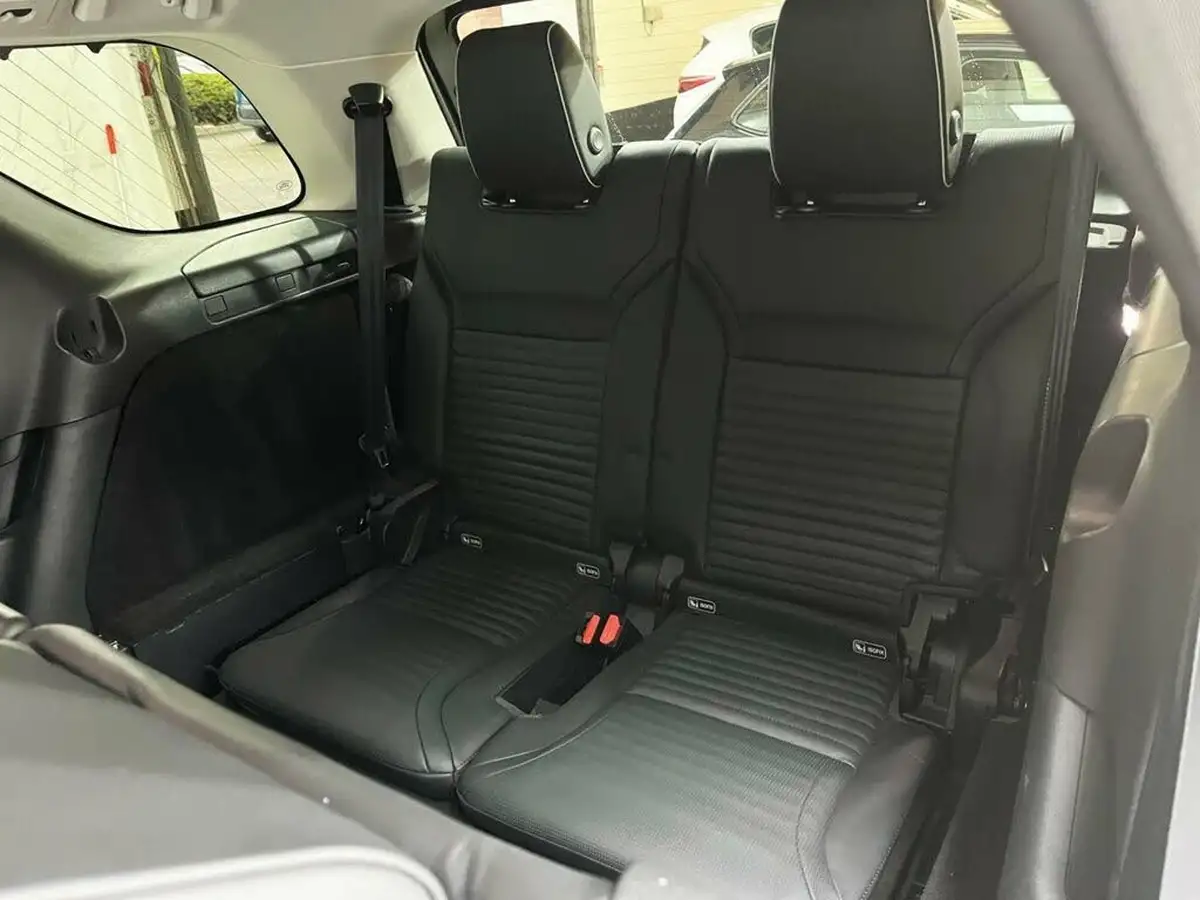 2018-land-rover-discovery-30-sd-v6-hse-30-sd-v6-306ps-station-wagon-5d-auto-big-36