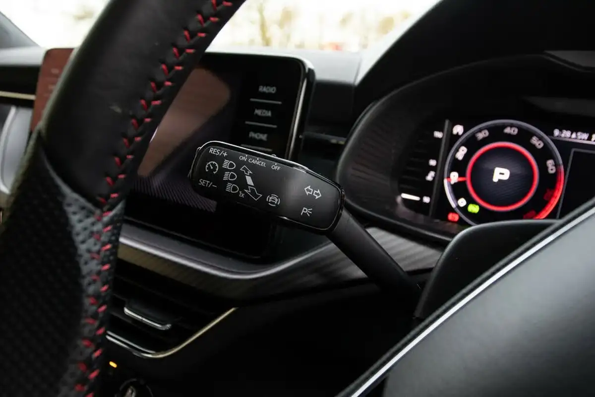 2021-skoda-scala-15-tsi-monte-carlo-dsg-big-18