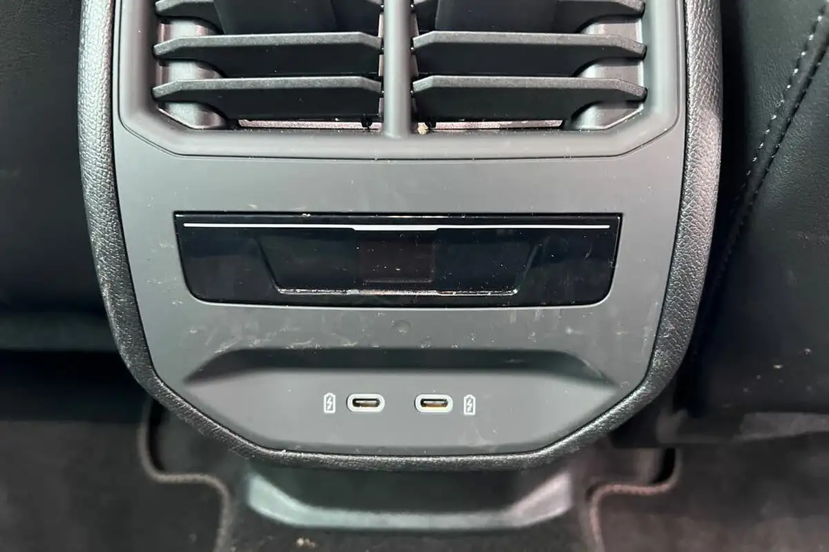 2025-cupra-formentor-15-e-hybrid-vz1-big-15