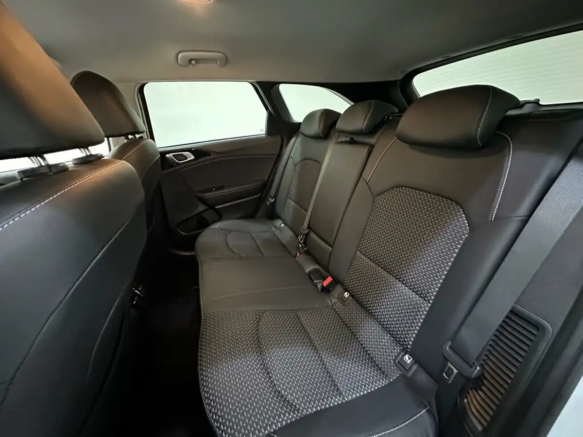 2021-kia-ceed-16-gdi-phev-3-big-22