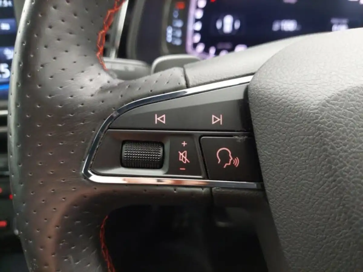2020-seat-leon-15-tsi-evo-fr-black-edition-150ps-hatchback-dsg-big-17