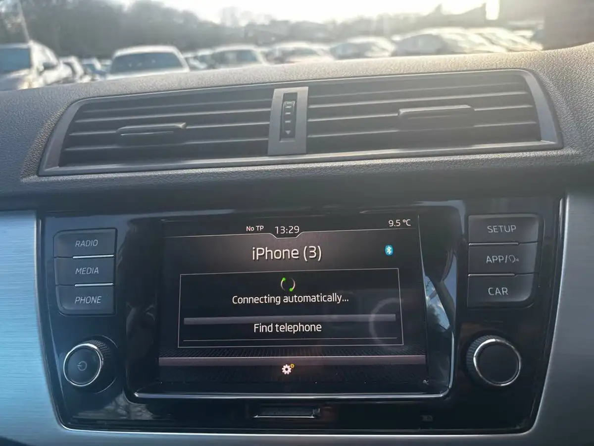 2019-skoda-fabia-10-tsi-se-109ps-hatchback-dsg-big-33