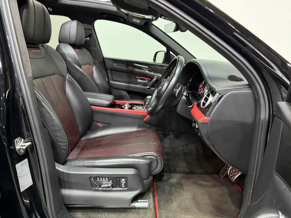 2019-bentley-bentayga-40-v8-big-46