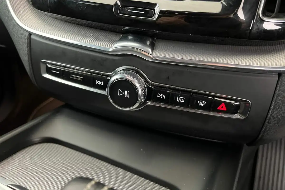 2019-volvo-xc60-20td-b5-r-design-pro-big-13