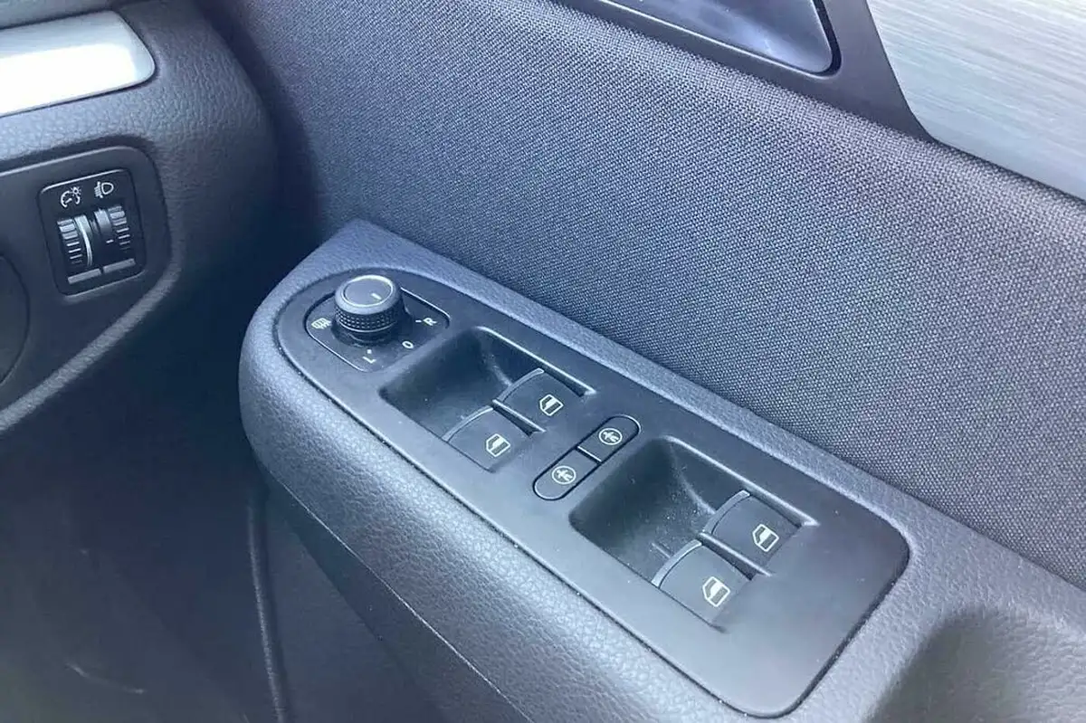 2020-volkswagen-sharan-20tdi-se-nav-150ps-big-30