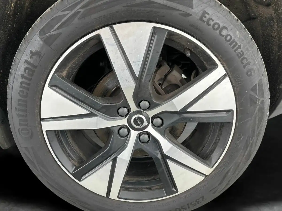 2022-volvo-xc40-15-t4-r-design-big-9