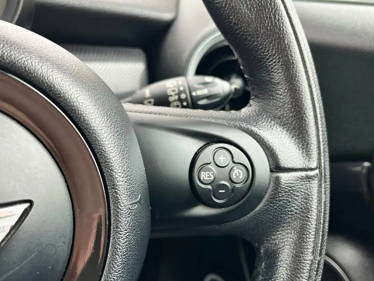 2012-mini-cooper-16-cooper-s-hatchback-3d-big-11