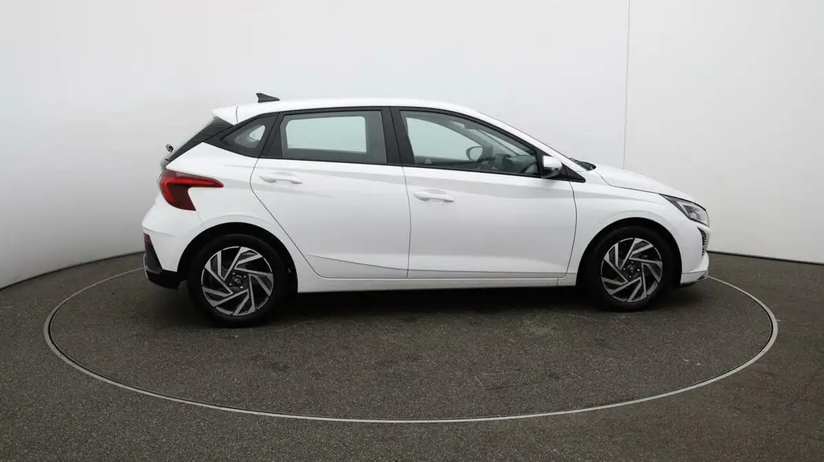 2024-hyundai-i20-10-t-gdi-advance-big-8