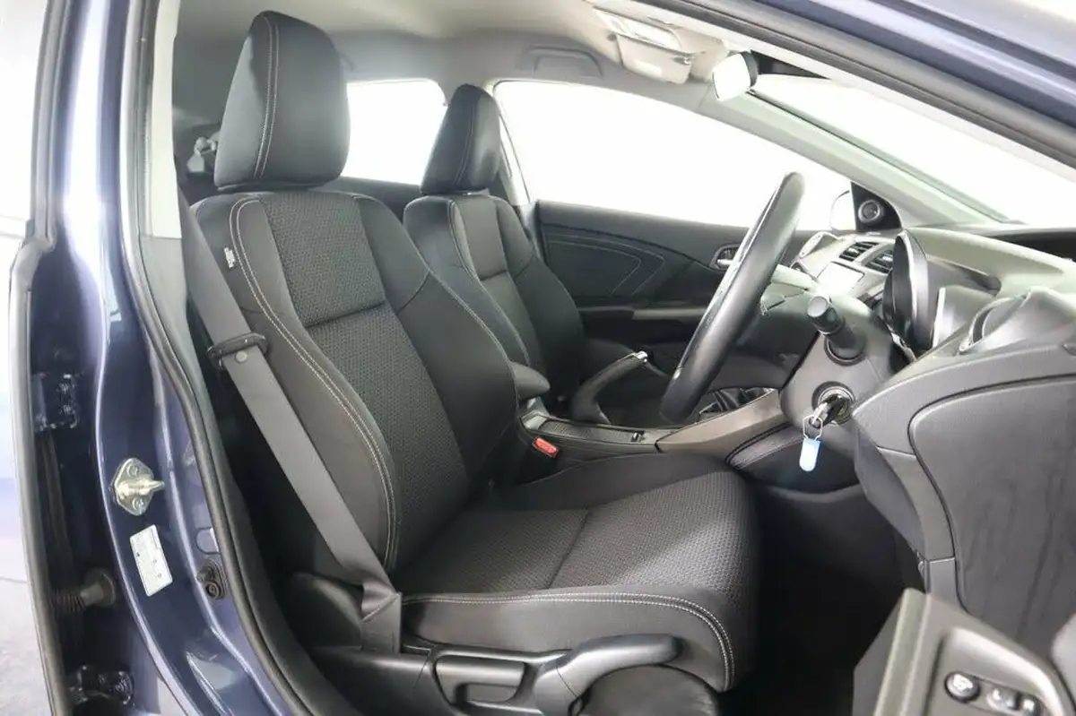 2015-honda-civic-16-i-dtec-se-plus-honda-connect-hatchback-big-33
