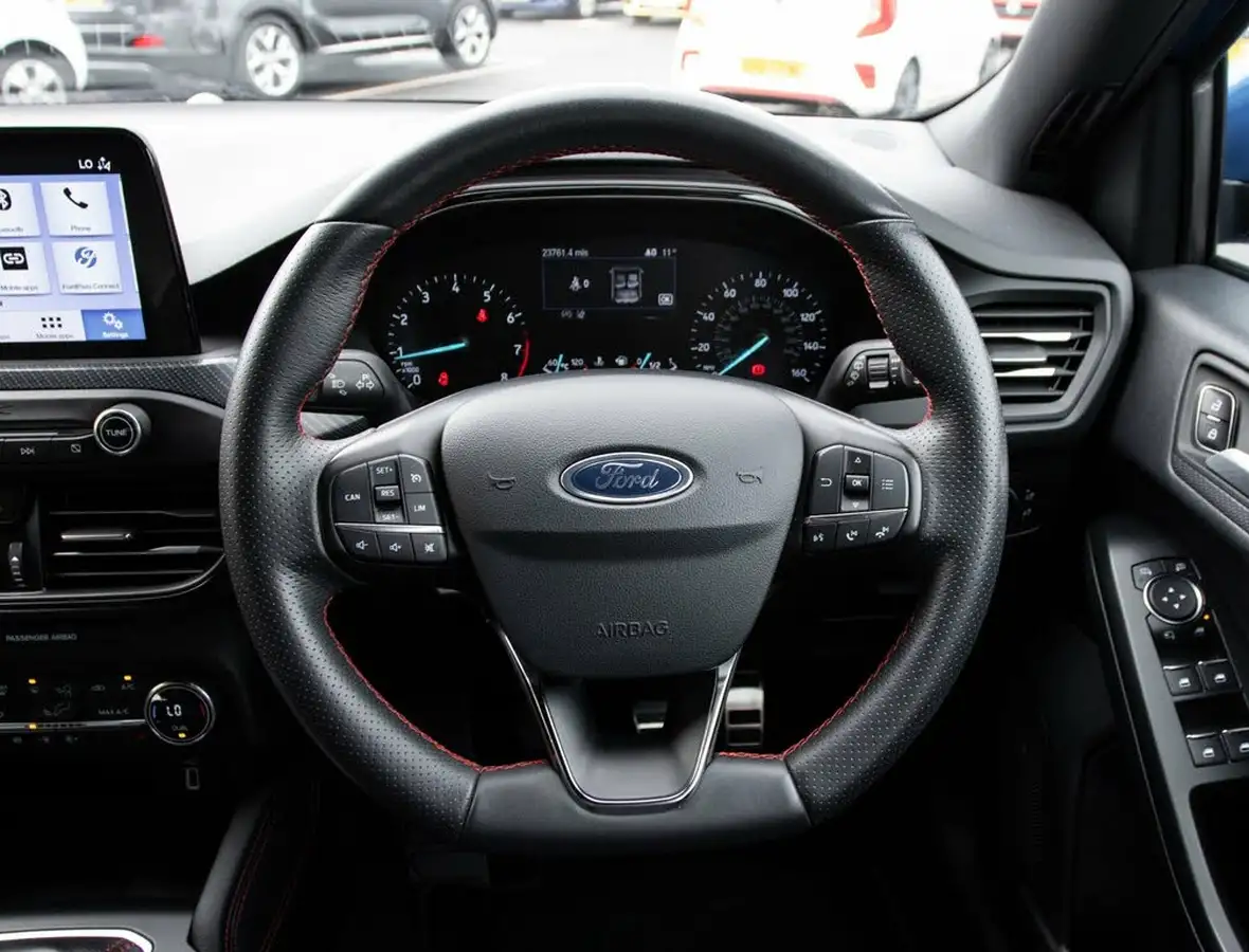 2019-ford-focus-15t-st-line-x-182ps-hatchback-big-22