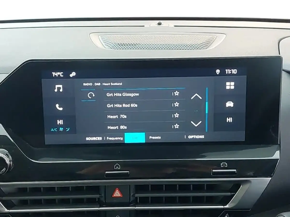 2023-citroen-c4-12-puretech-sense-big-15