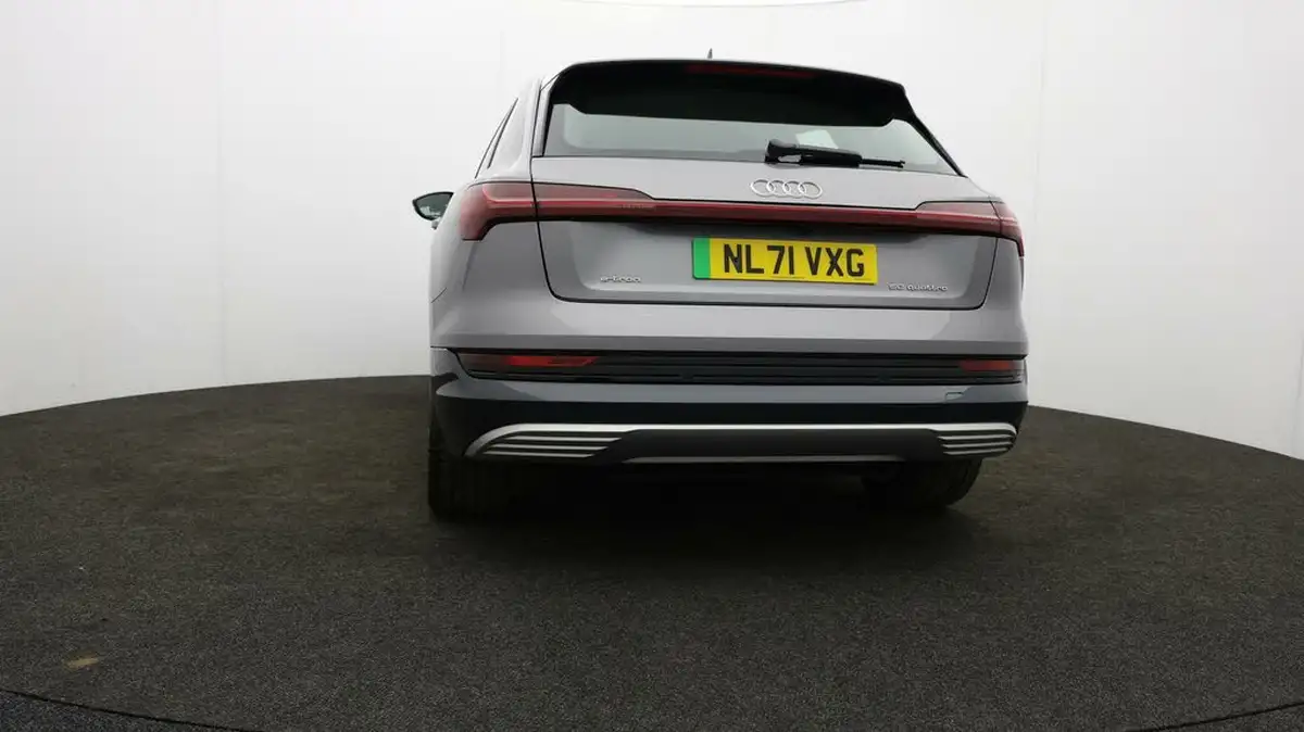 2021-audi-e-tron-50e-technik-station-wagon-big-41