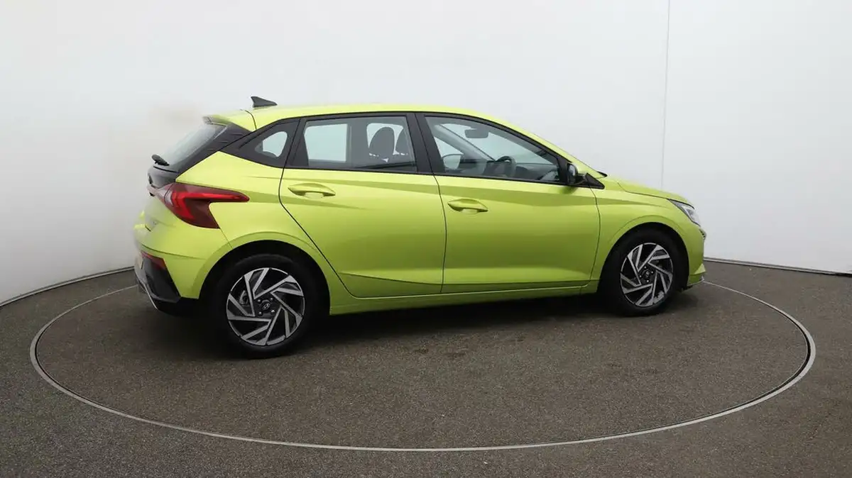2024-hyundai-i20-10-t-gdi-advance-big-50