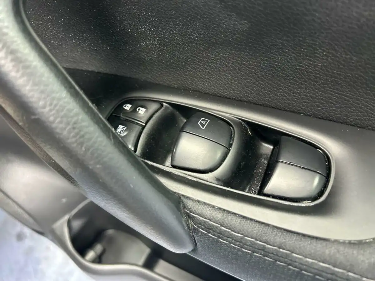 2015-nissan-qashqai-12-acenta-dig-t-115ps-xtronic-cvt-big-24