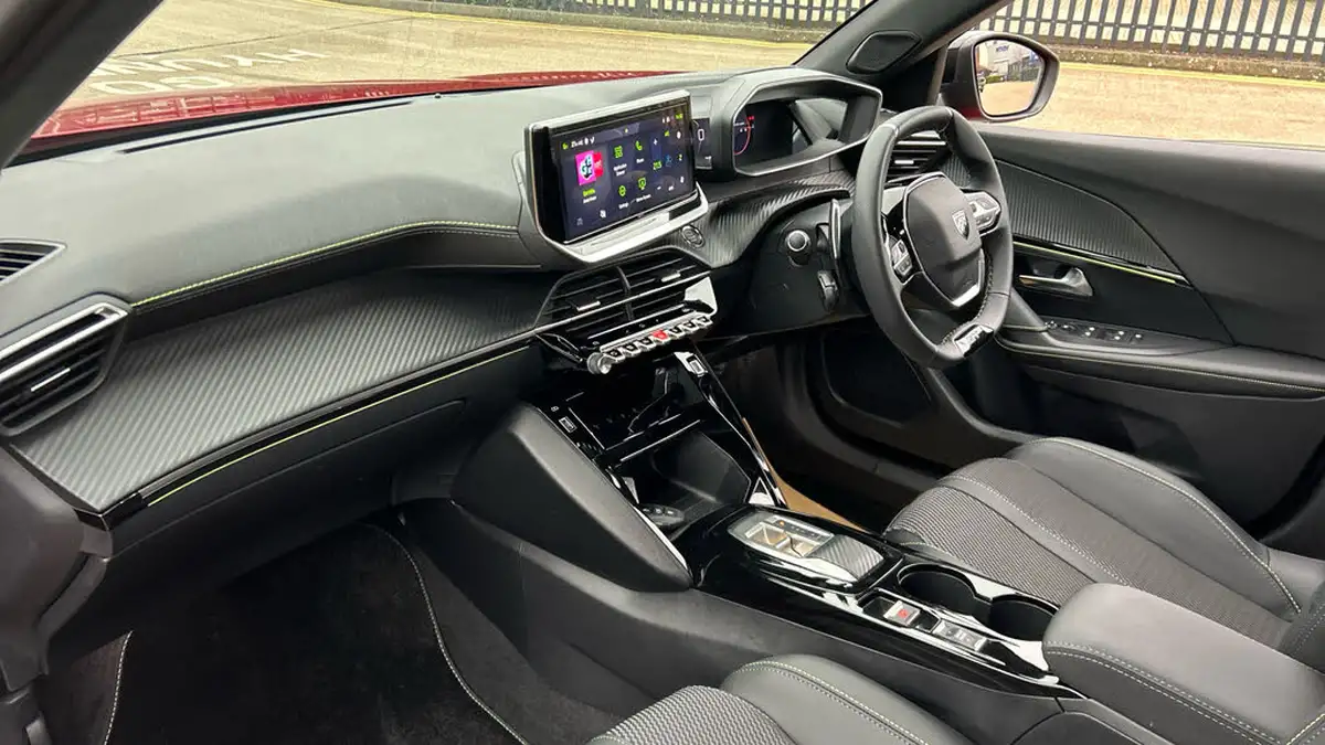 2024-peugeot-2008-suv-12-puretech-gt-130ps-eat8-big-11