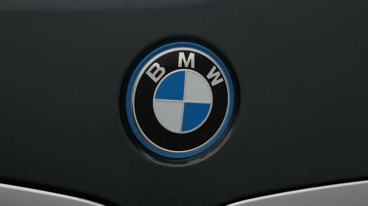2022-bmw-3-series-20-330e-m-sport-touring-5d-big-24