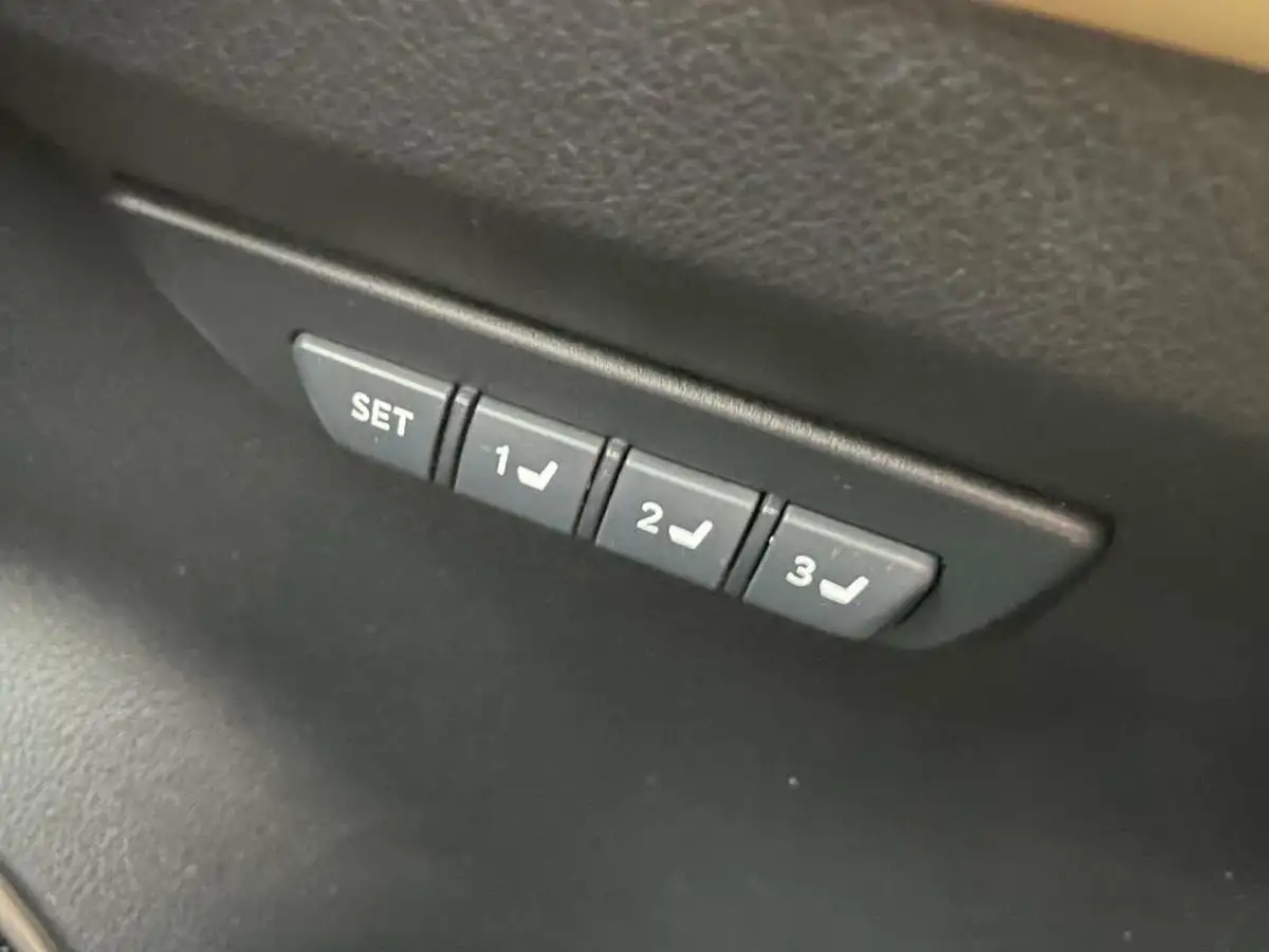 2016-lexus-nx-300h-25-premier-big-56