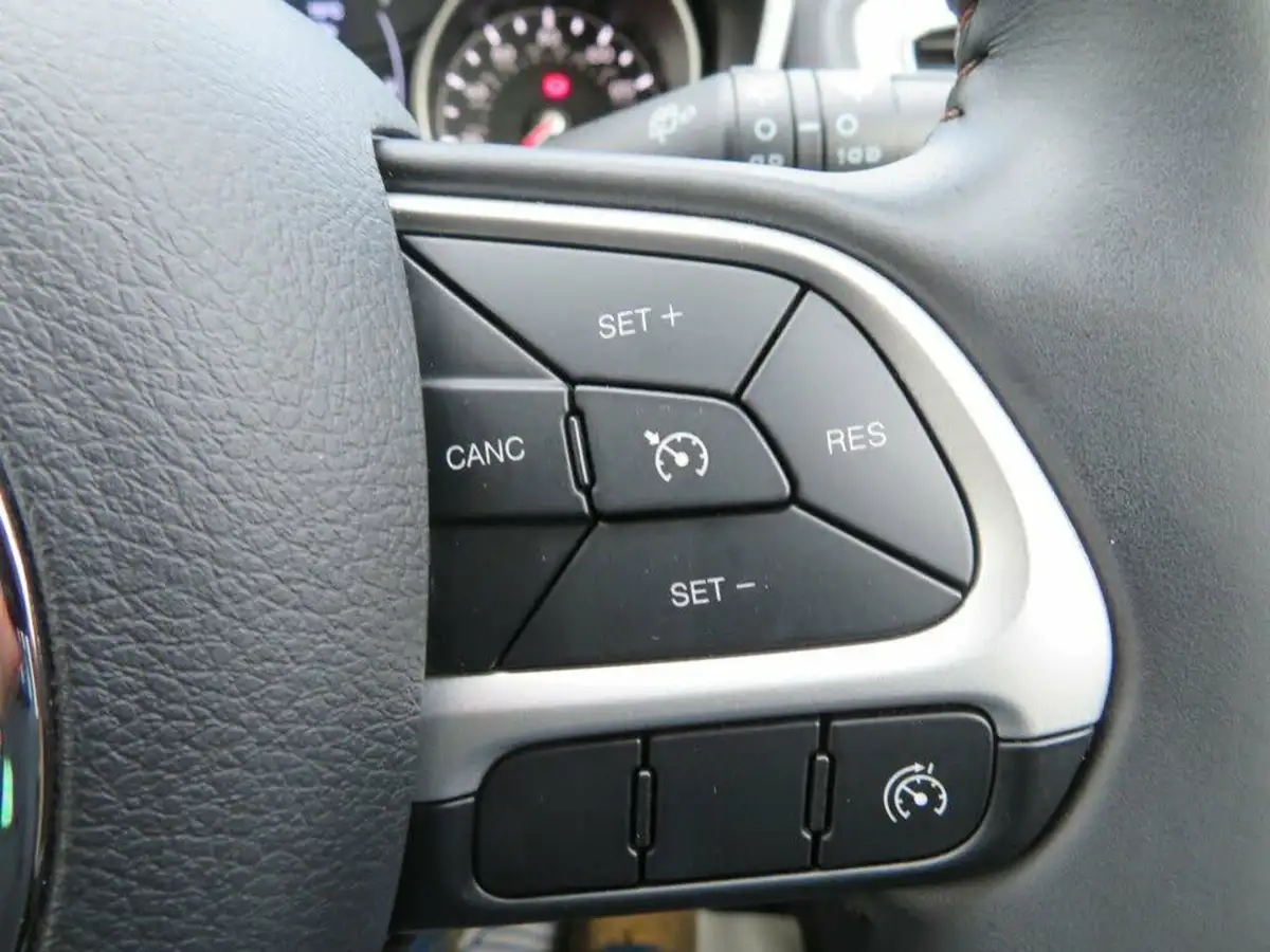 2018-jeep-compass-14-multiair-ii-longitude-big-27