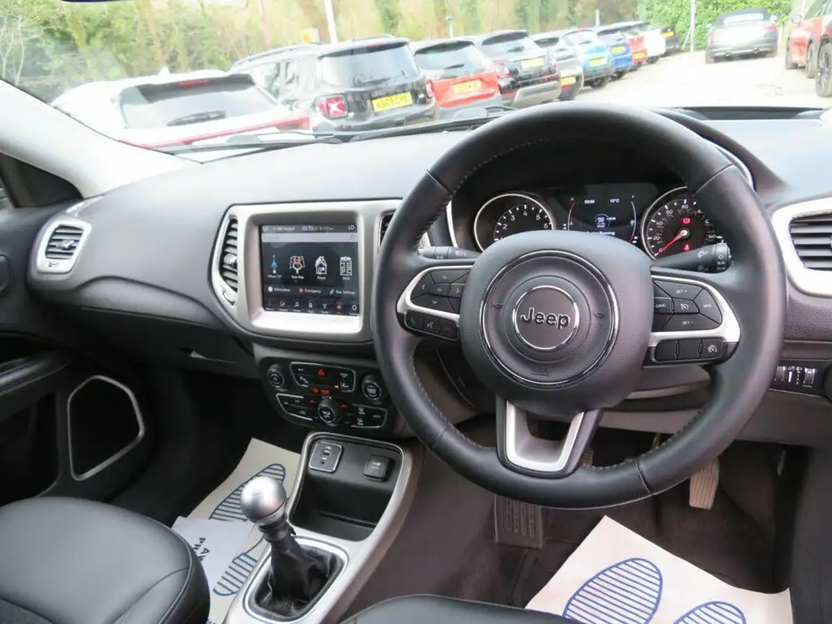 2018-jeep-compass-14-multiair-ii-longitude-big-23