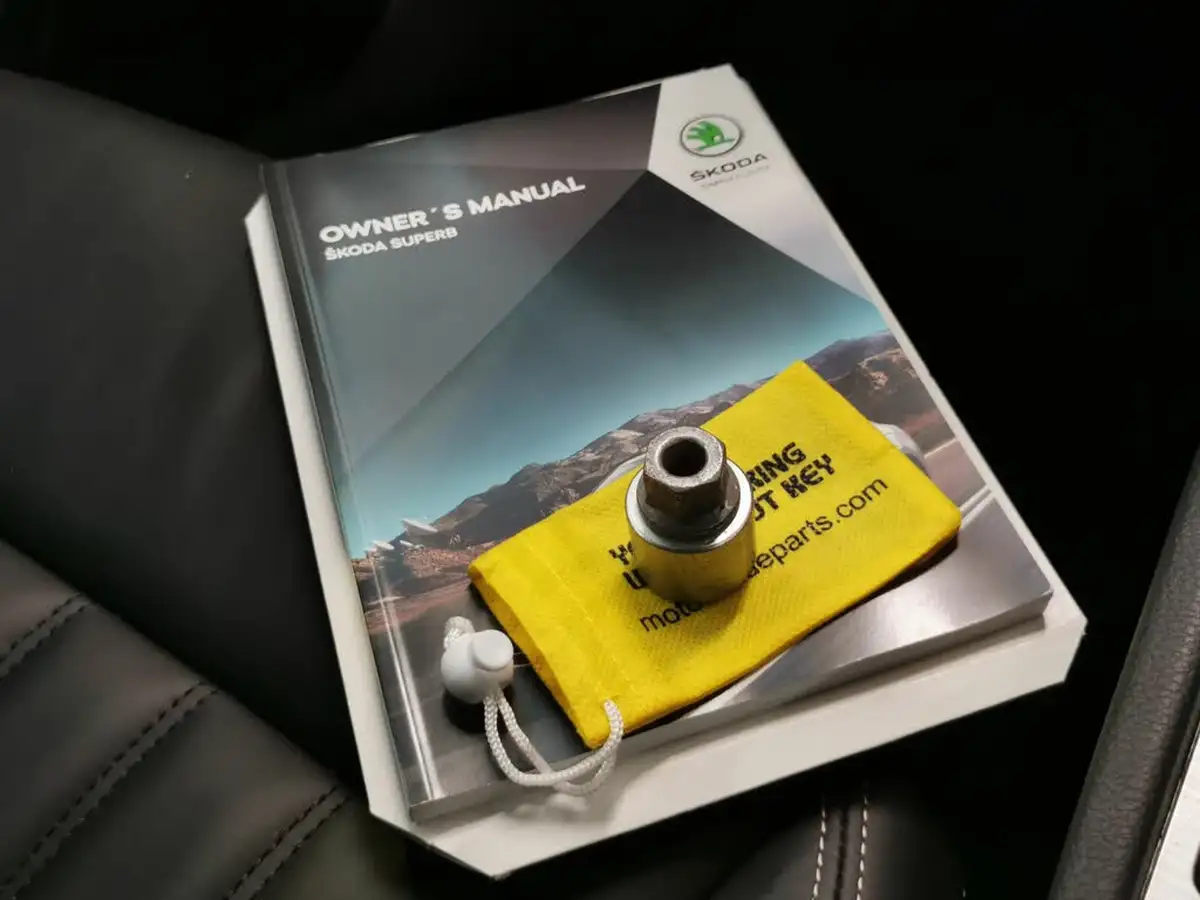 2022-skoda-superb-20tdi-se-technology-estate-big-37
