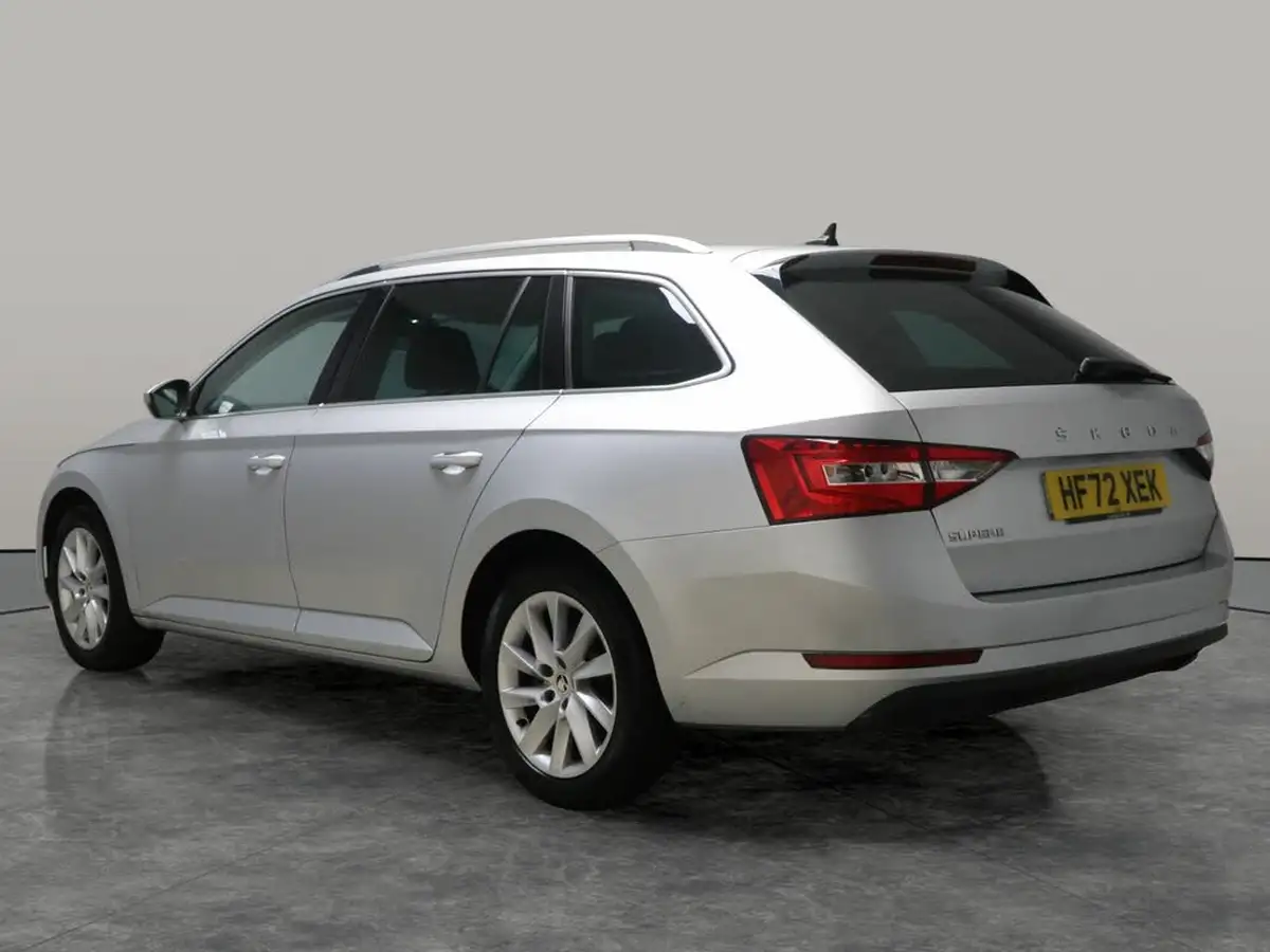 2022-skoda-superb-20tdi-se-technology-estate-big-13