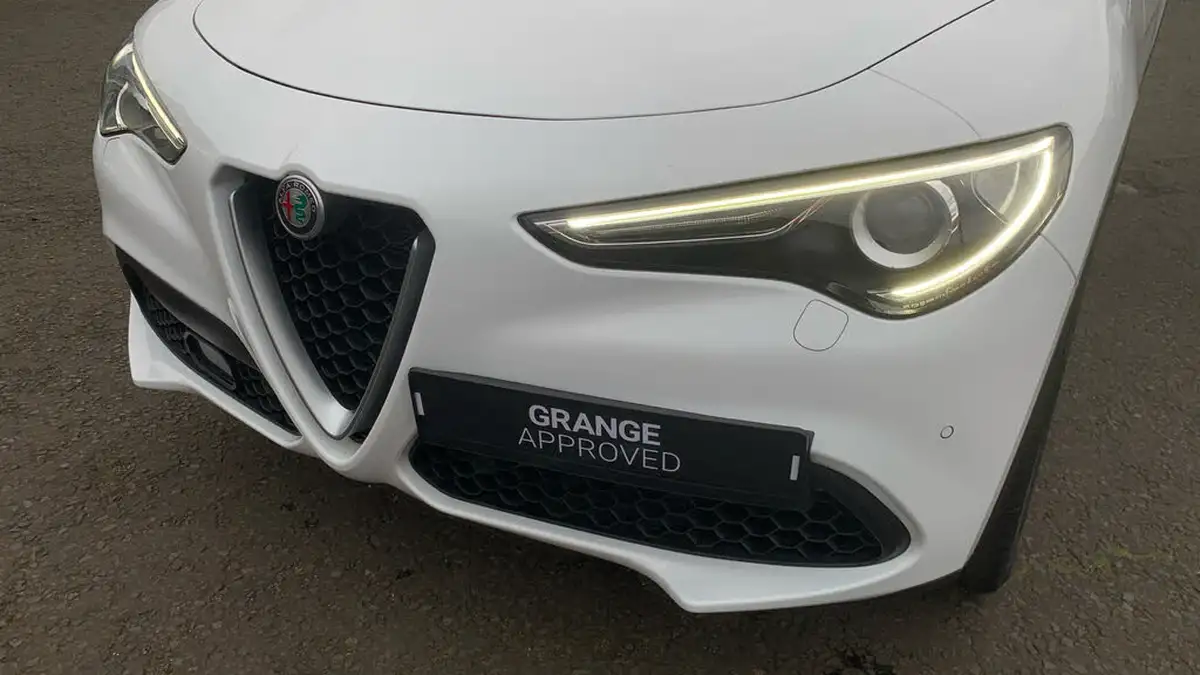 2020-alfa-romeo-stelvio-20-speciale-big-24