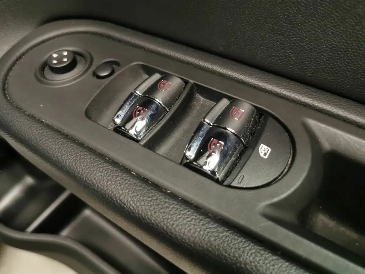 2019-mini-countryman-20td-cooper-d-sport-ss-all4-big-11