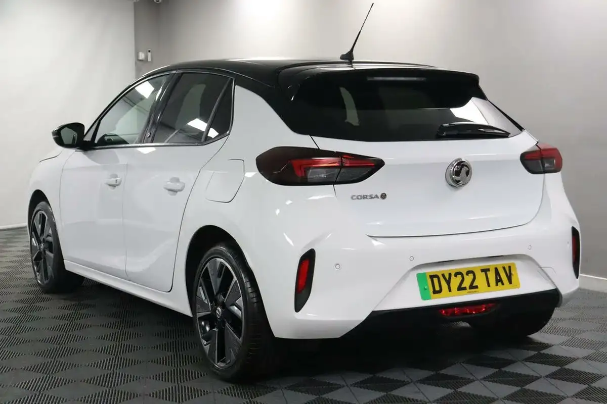2022-vauxhall-corsa-e-sri-premium-big-9