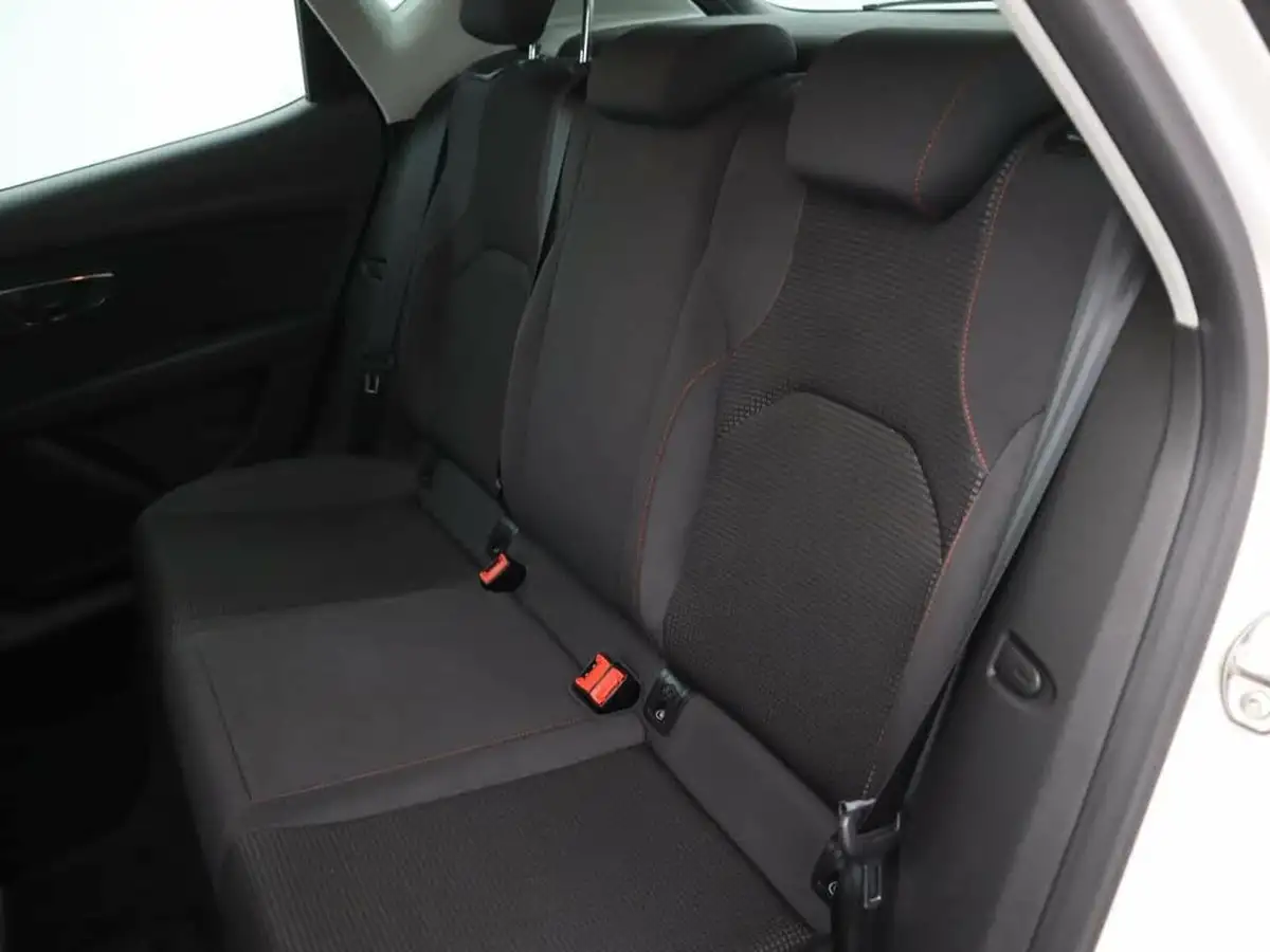 2017-seat-leon-14-ecotsi-fr-technology-hatchback-5d-big-27