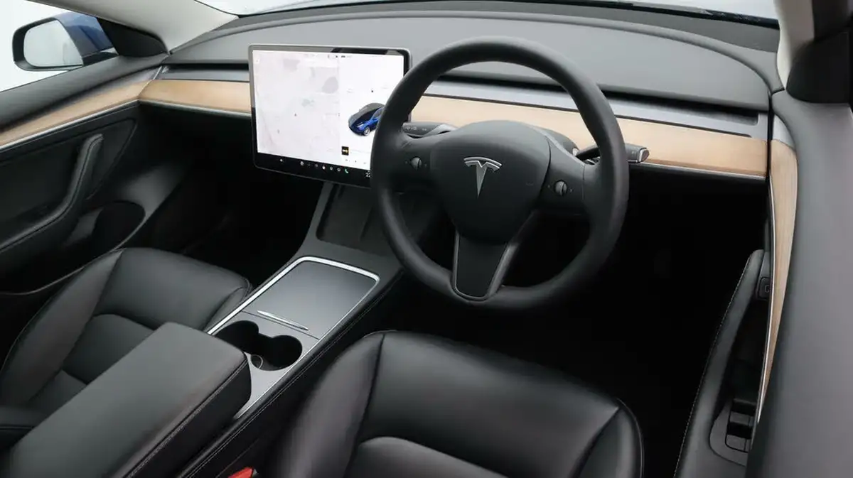 2021-tesla-model-3-e-long-range-awd-big-9