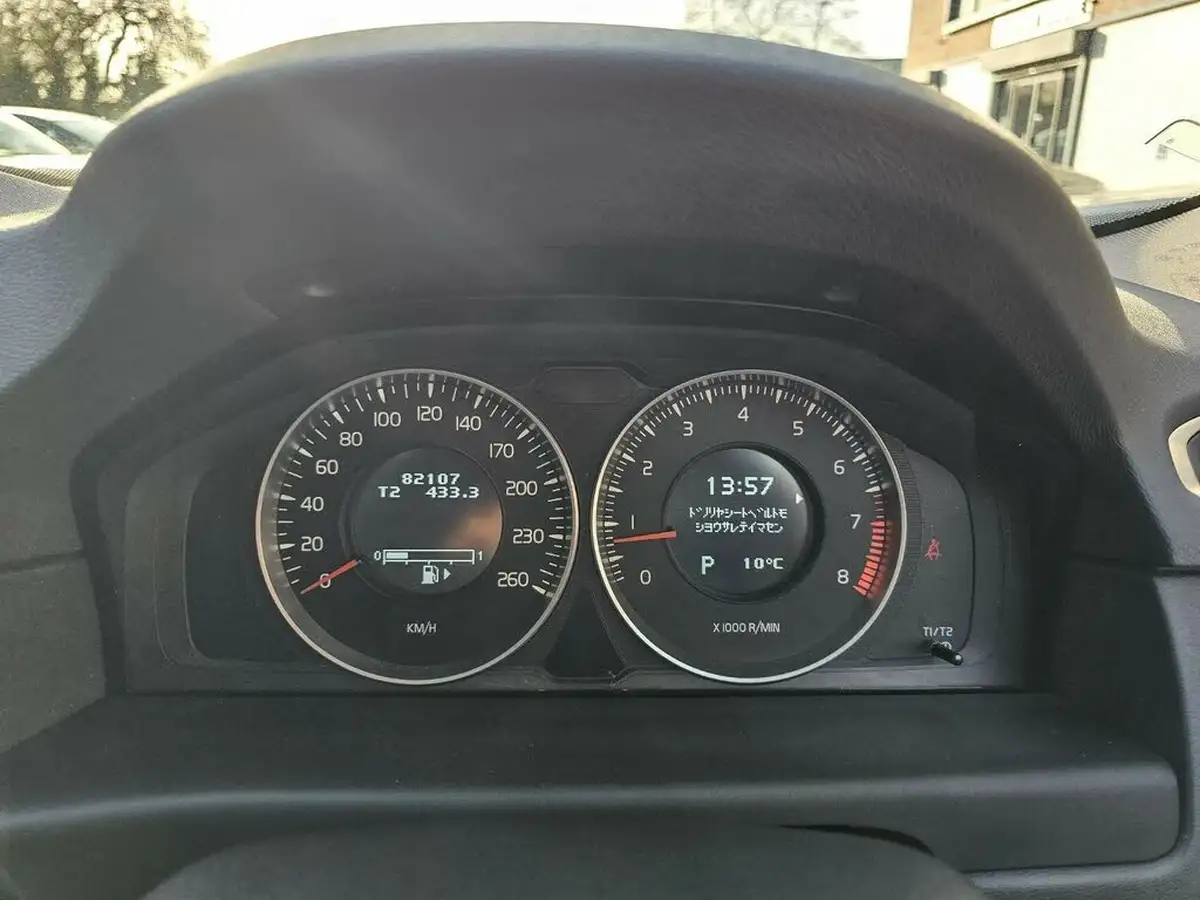 2012-volvo-v70-16-t4-se-lux-big-7