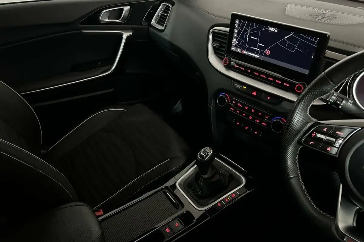 2022-kia-pro-ceed-15-t-gdi-gt-line-big-28
