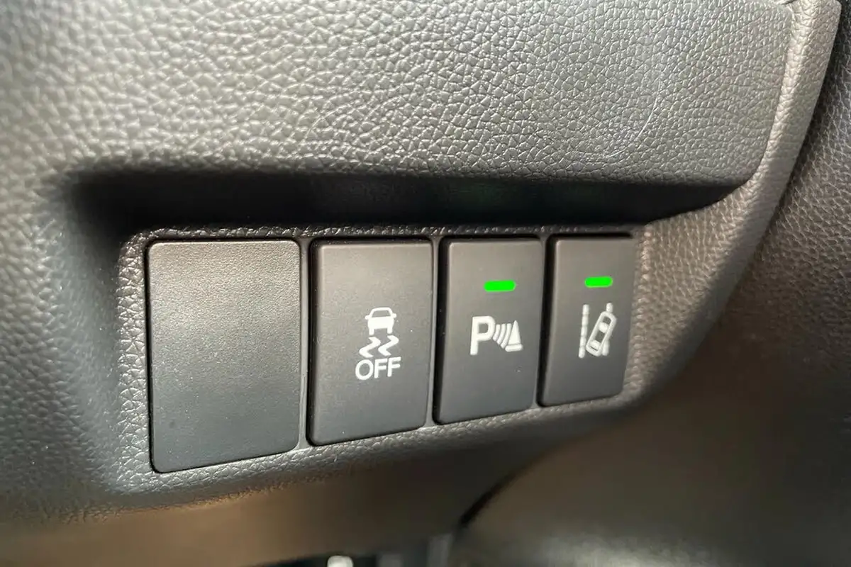 2018-honda-jazz-13-i-vtec-ex-navi-cvt-big-16