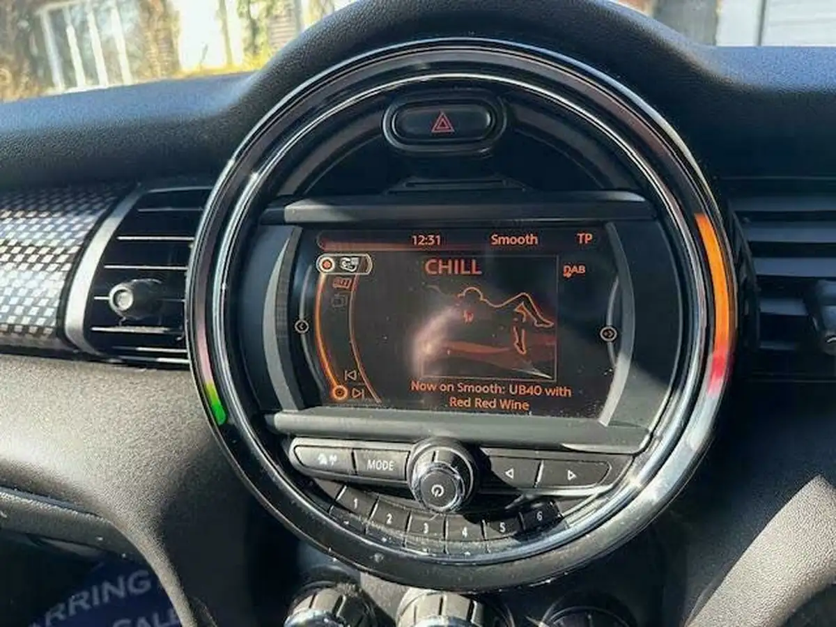 2016-mini-cooper-20-cooper-s-chili-ss-hatchback-3d-big-16
