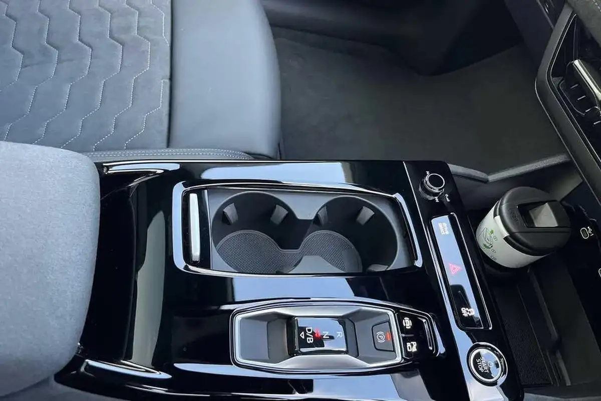 2025-audi-a6-e-tron-e-launch-edition-big-18