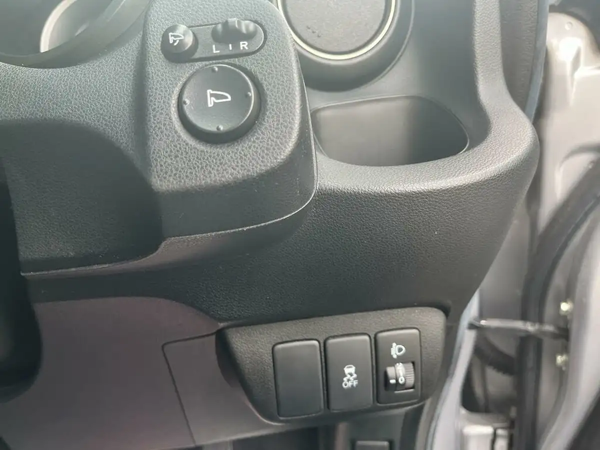 2012-honda-jazz-14-es-big-26