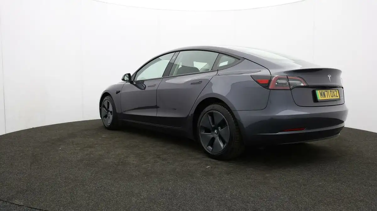 2021-tesla-model-3-e-long-range-awd-big-70