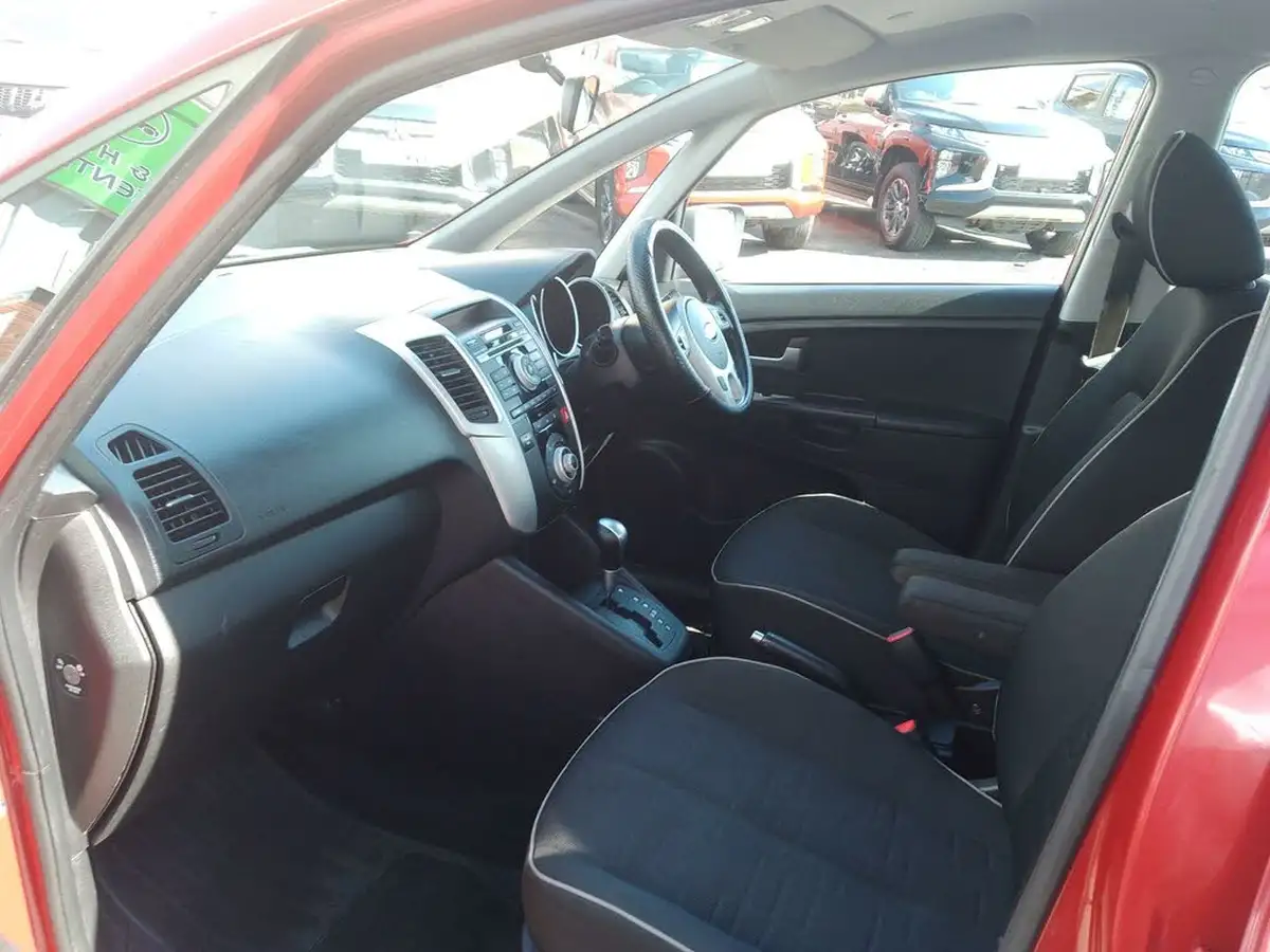 2012-kia-venga-16-2-big-24
