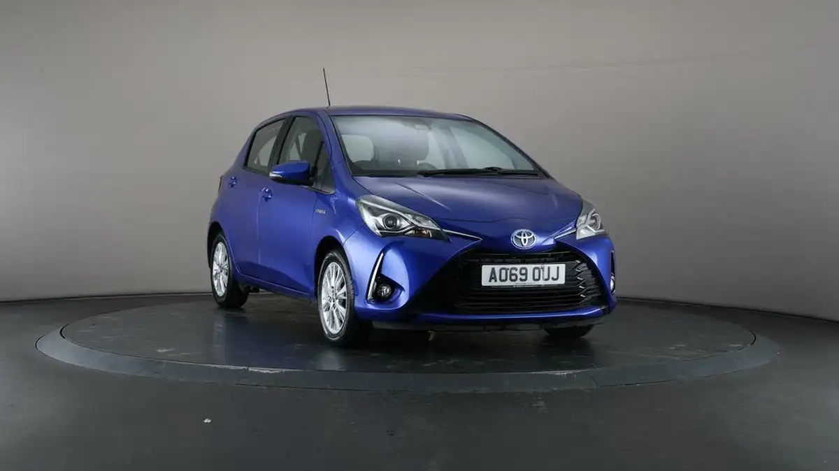 2020-toyota-yaris-15-vvt-i-icon-tech-98bhp-hybrid-1497cc-e-cvt-big-44