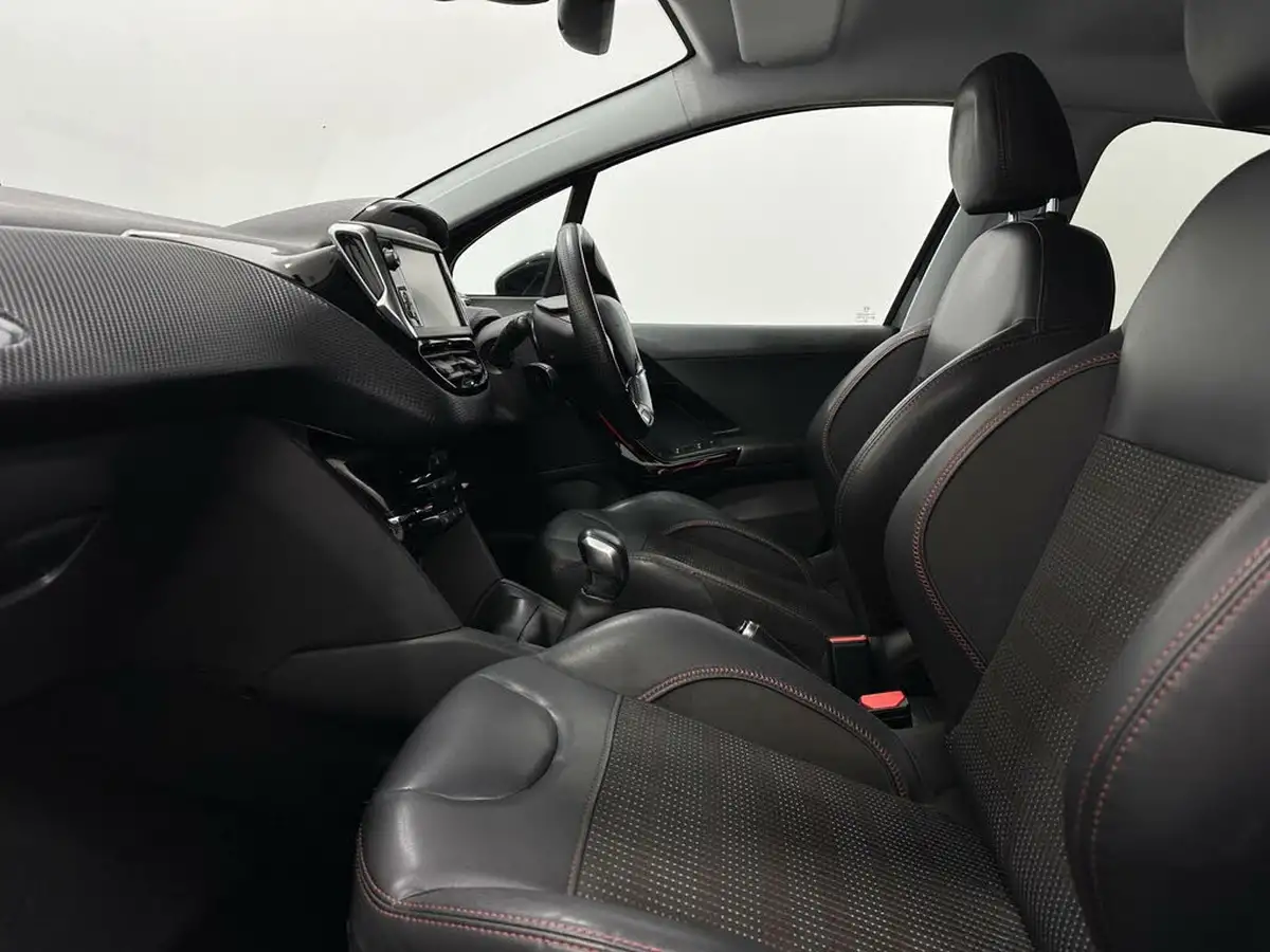2016-peugeot-208-12-puretech-gt-line-5d-big-29