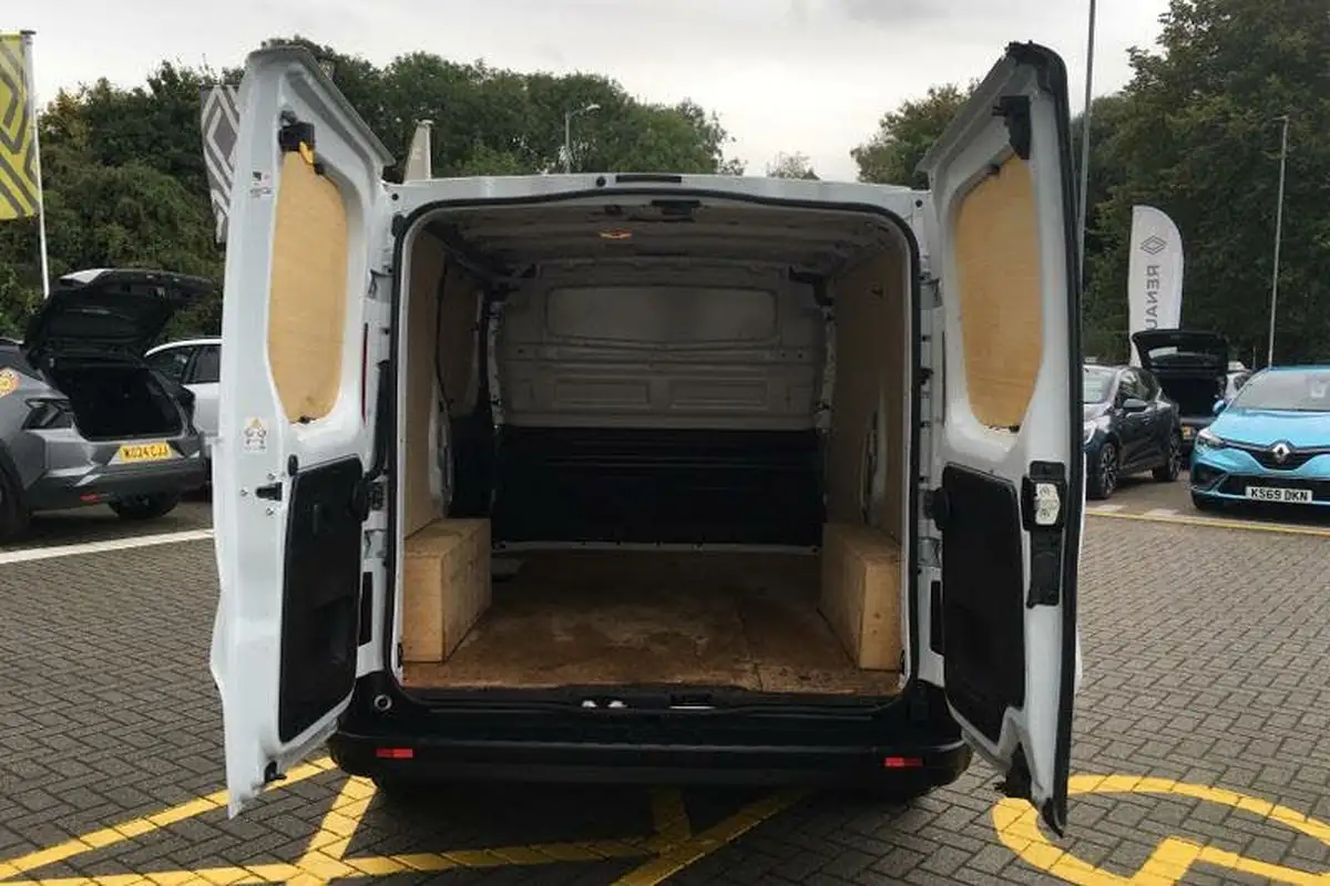 2023-renault-trafic-20dci-sl28-130-business-big-17