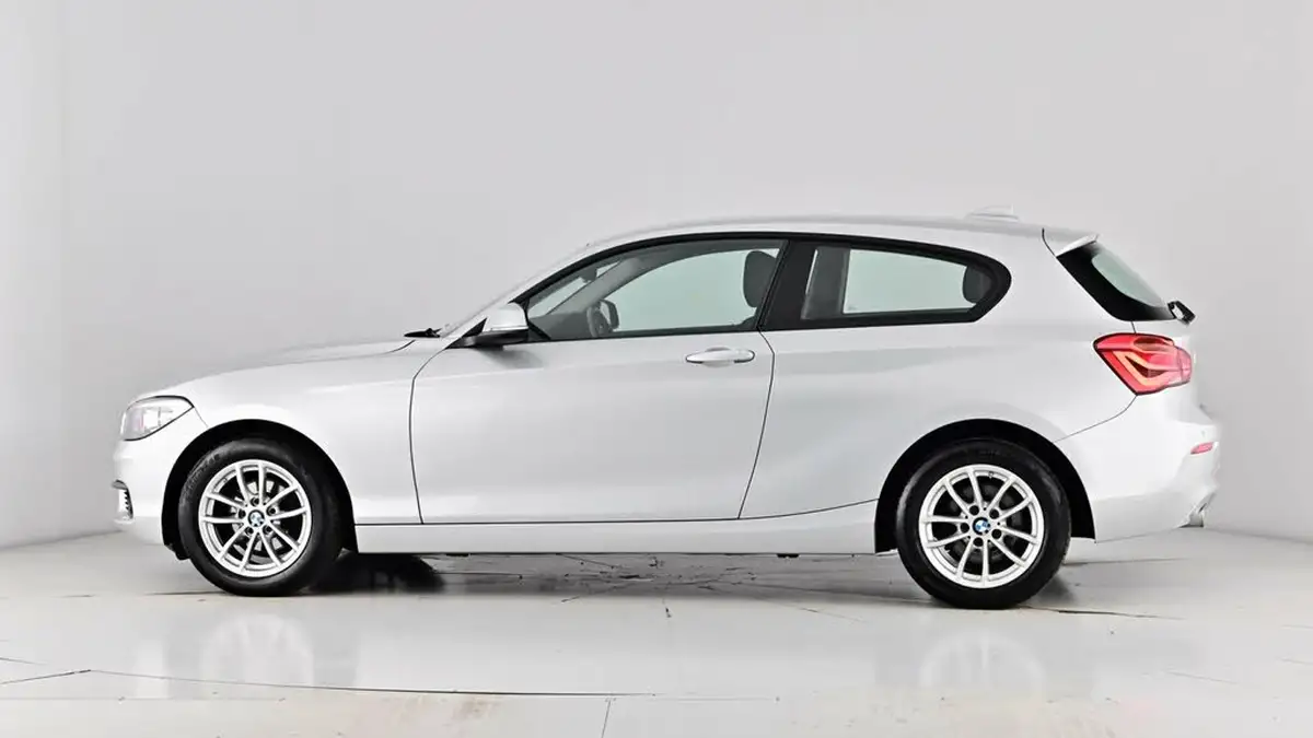 2017-bmw-1-series-20td-118d-se-3d-big-57