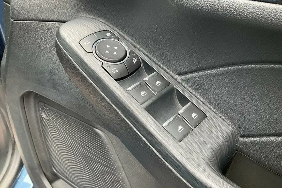 2022-ford-kuga-big-15