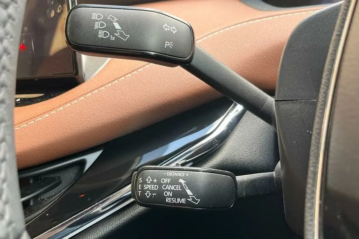 2023-skoda-enyaq-e-80-82-kwh-station-wagon-big-13