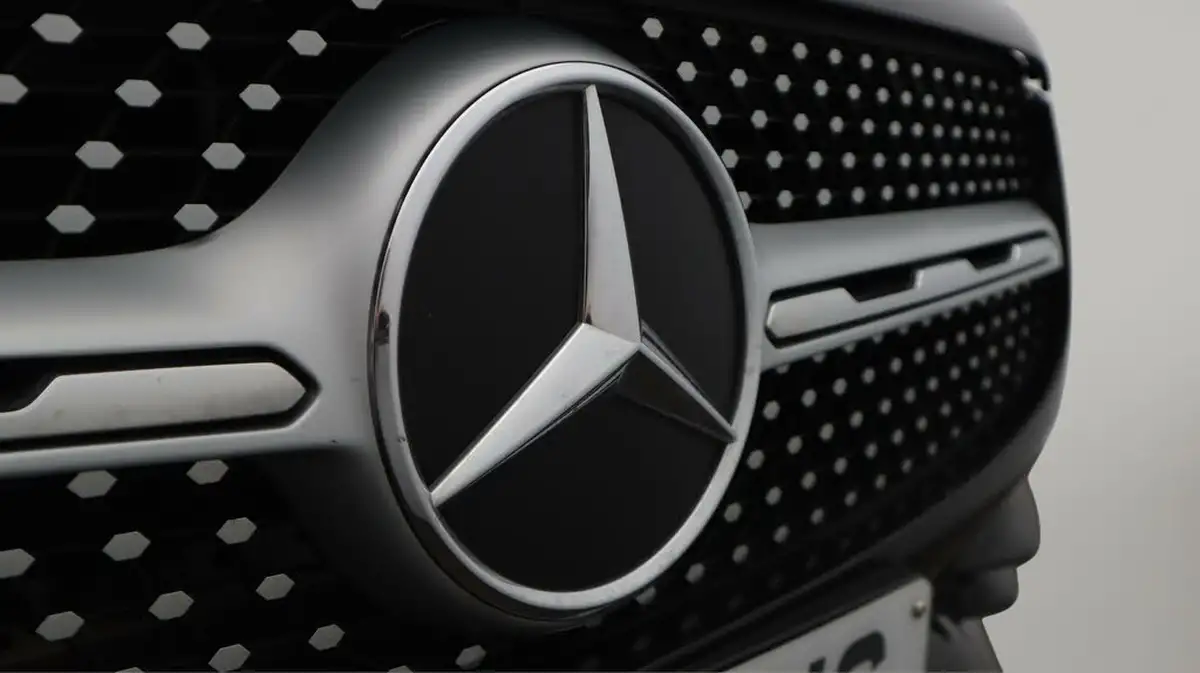 2022-mercedes-benz-glc-class-20d-glc300d-amg-line-premium-244ps-coupe-4d-1950cc-big-23